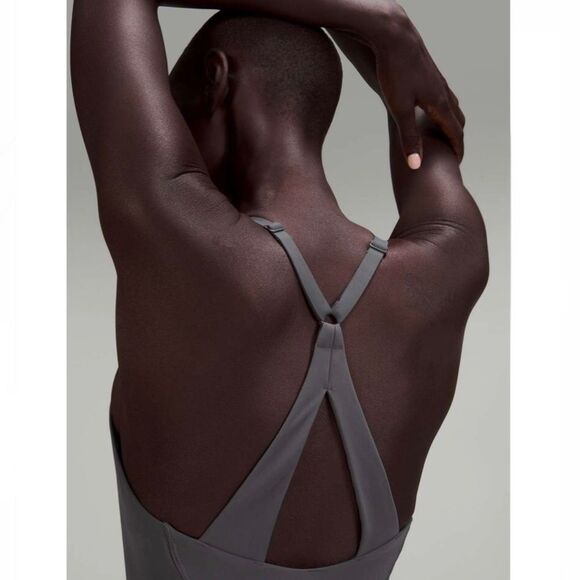 Lululemon lab Nulux and Mesh One-Piece 8" Anchor - Picture 7 of 17